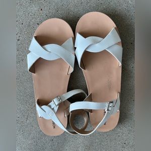 Nordstrom girls sandals size 3M